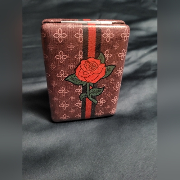 Compact Mirror with Red Rose Design - Picture 3 of 5